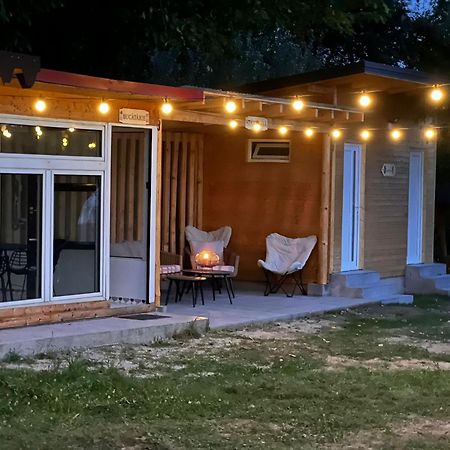 Отель The Frog Glamping Хорезу Экстерьер фото