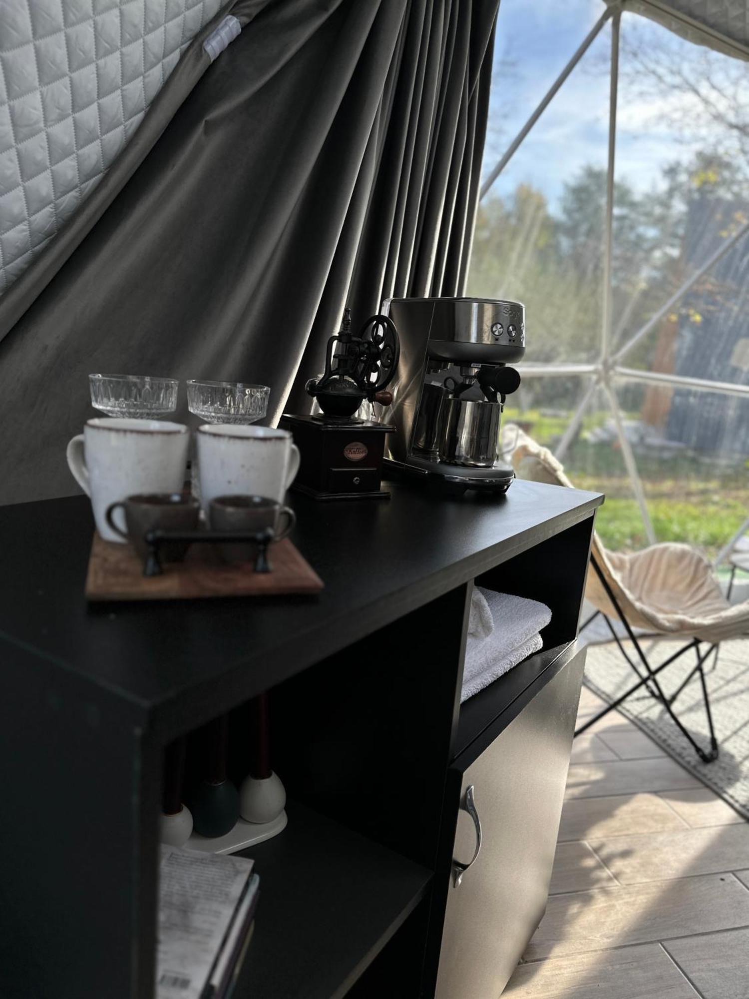 Отель The Frog Glamping Хорезу Экстерьер фото